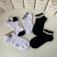 $27.00 USD Versace Socks #1222082