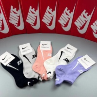 $29.00 USD Nike Socks #1222129