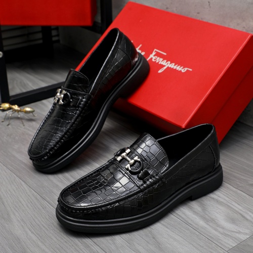 Salvatore Ferragamo Leather Shoes For Men #1226272