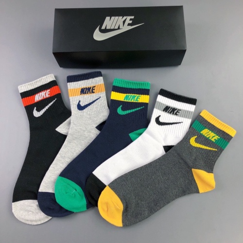 Replica Nike Socks #1233840 $25.00 USD for Wholesale