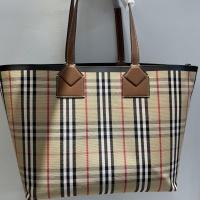 $160.00 USD Burberry AAA Quality Shoulder Bags For Women #1225082