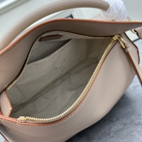 $165.00 USD LOEWE AAA Quality Messenger Bags For Women #1225905