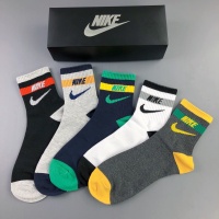 $25.00 USD Nike Socks #1233840