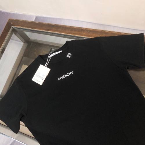 Replica Givenchy T-Shirts Short Sleeved For Unisex #1239260 $41.00 USD for Wholesale