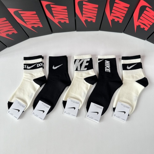 Replica Nike Socks #1241975 $25.00 USD for Wholesale