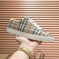 $88.00 USD Burberry Casual Shoes For Men #1243618