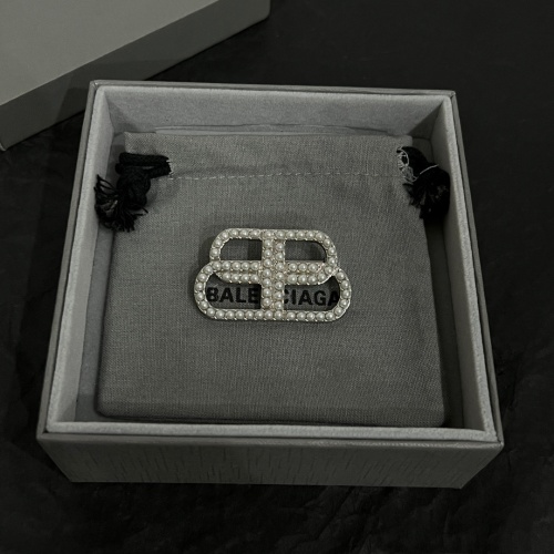 Balenciaga Brooches For Women #1252722