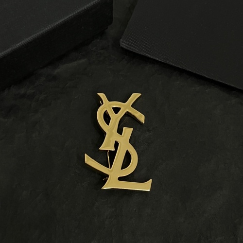 Yves Saint Laurent Brooches For Women #1254039