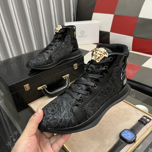 Versace High Tops Shoes For Men #1255818