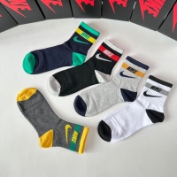 $25.00 USD Nike Socks #1249016