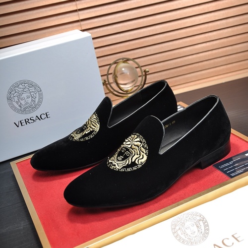 Versace Leather Shoes For Men #1257475