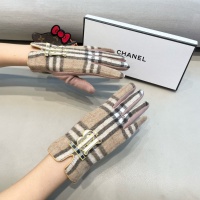 $40.00 USD Burberry Gloves #1260779