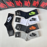 $29.00 USD Nike Socks #1261091