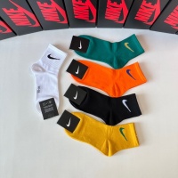 $27.00 USD Nike Socks #1269734