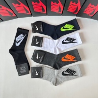 $29.00 USD Nike Socks #1269746