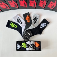 $29.00 USD Nike Socks #1269746