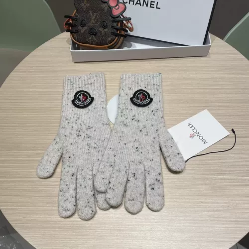 Moncler Gloves #1278951