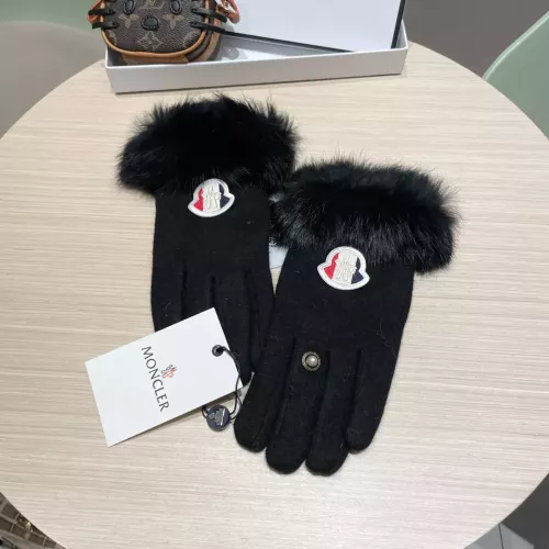 Moncler Gloves #1278961