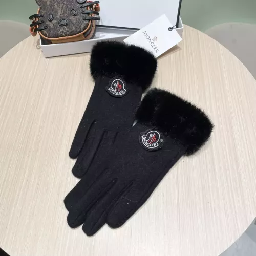 Moncler Gloves #1279271