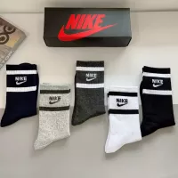 $29.00 USD Nike Socks #1279656