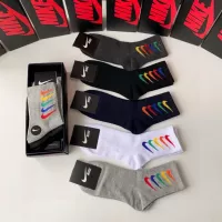 $27.00 USD Nike Socks #1279666