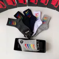 $27.00 USD Nike Socks #1279666