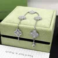 $32.00 USD Van Cleef & Arpels Bracelets For Women #1281677