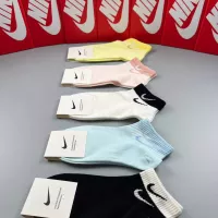 $25.00 USD Nike Socks #1300589