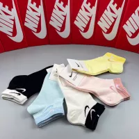 $25.00 USD Nike Socks For Women #1325535