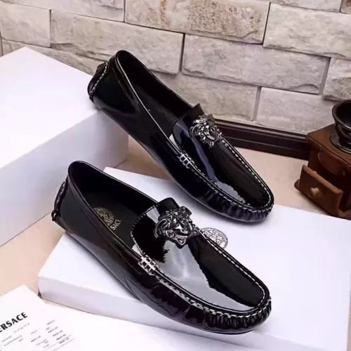 Versace Leather Shoes For Men #1331260