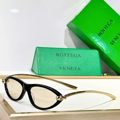 Bottega Veneta AAA Quality Sunglasses #1335250
