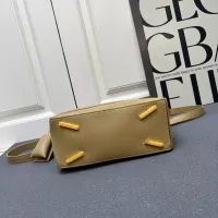 $108.00 USD LOEWE AAA Quality Messenger Bags For Women #1330881