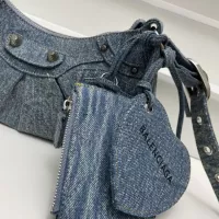 $108.00 USD Balenciaga AAA Quality Messenger Bags For Women #1332389
