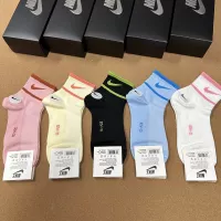 $25.00 USD Nike Socks For Women #1332426