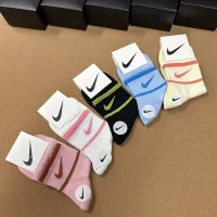 $25.00 USD Nike Socks For Women #1332426