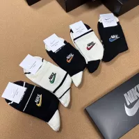 $27.00 USD Nike Socks #1332428