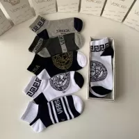 $27.00 USD Versace Socks #1338640