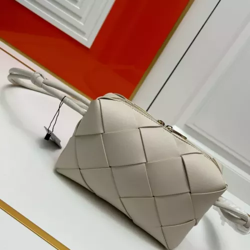 Bottega Veneta BV AAA Quality Messenger Bags For Women #1363642