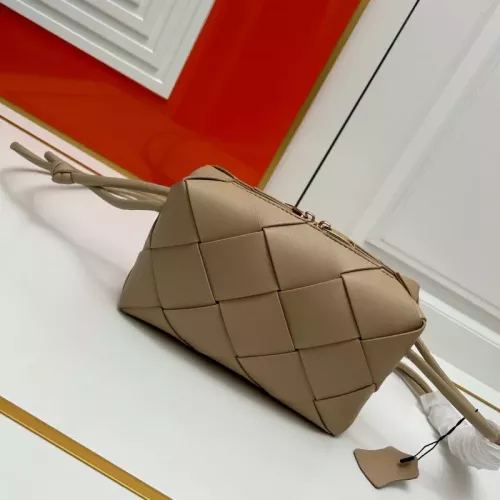 Bottega Veneta BV AAA Quality Messenger Bags For Women #1363643