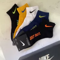 $25.00 USD Nike Socks #1352876