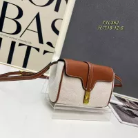 $82.00 USD Celine AAA Quality Messenger Bags For Women #1358770