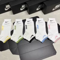 $25.00 USD Nike Socks For Women #1360319