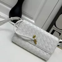 $88.00 USD Bottega Veneta BV AAA Quality Messenger Bags For Women #1363632