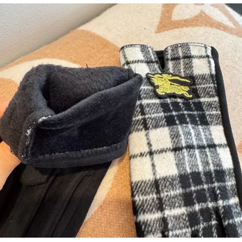 Replica Burberry Gloves #1372602 $34.00 USD for Wholesale