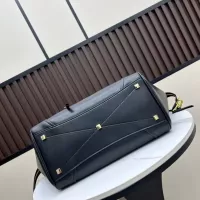 $102.00 USD Celine AAA Quality Handbags For Women #1372312