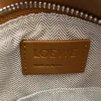 $102.00 USD LOEWE AAA Quality Messenger Bags For Women #1372501