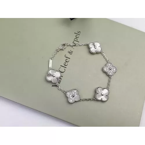 Van Cleef & Arpels Bracelets For Women #1373140