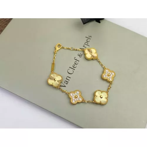 Van Cleef & Arpels Bracelets For Women #1373141
