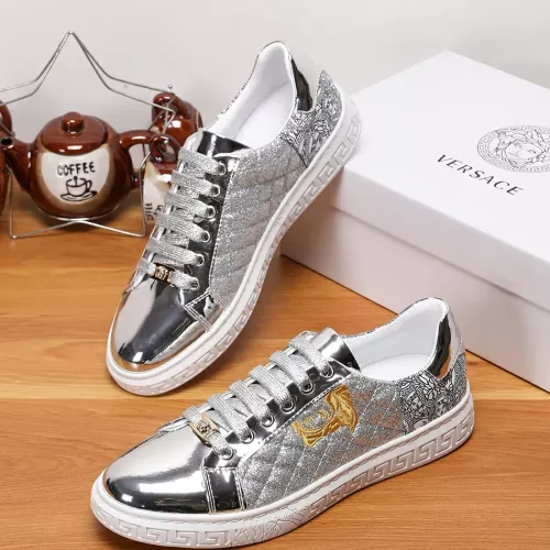 Versace Casual Shoes For Men #1373601