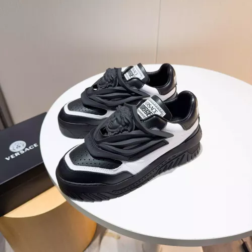 Versace Casual Shoes For Men #1373605